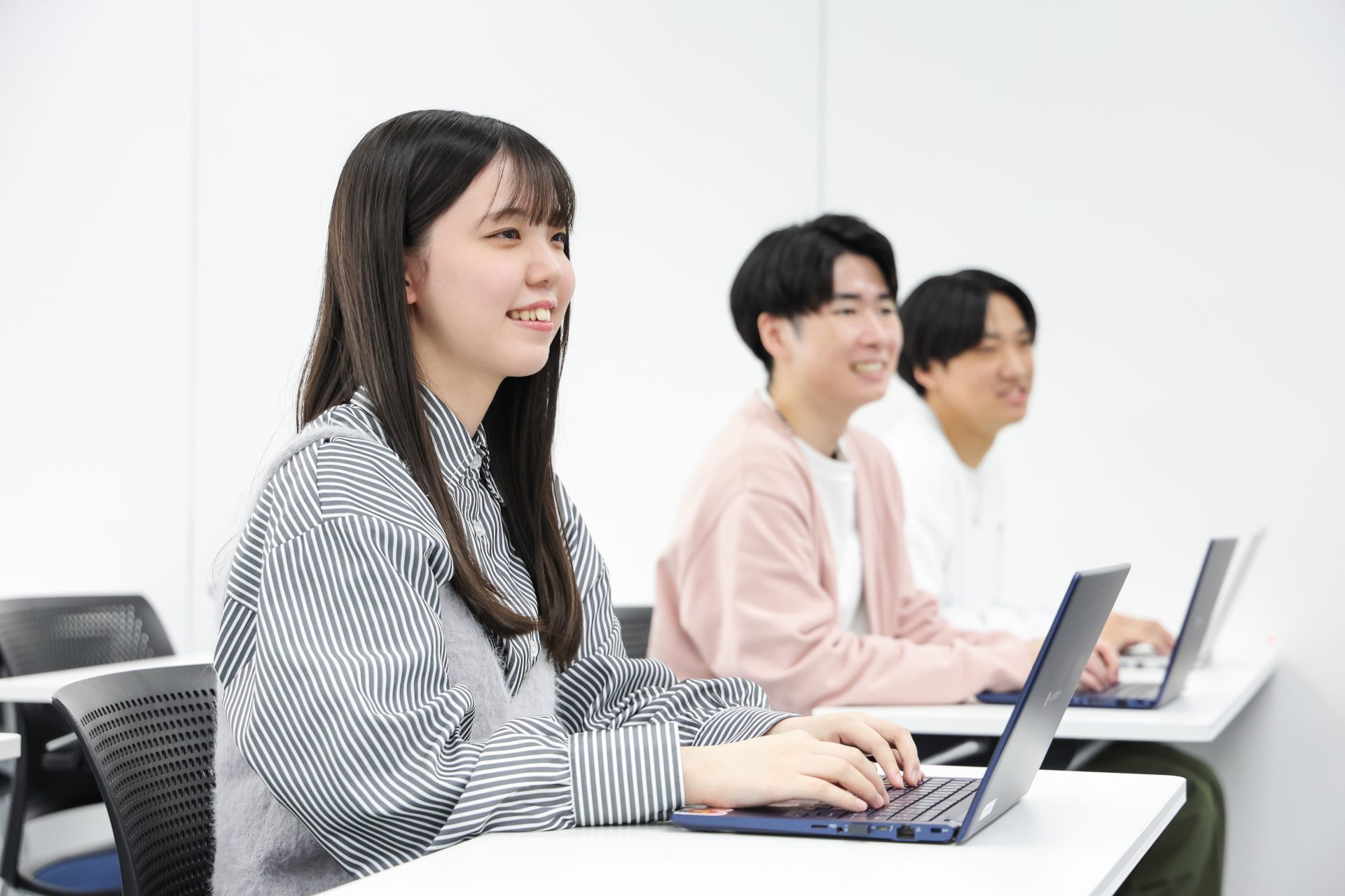 10年平均で就職率98％。かつ専門職就職を実現